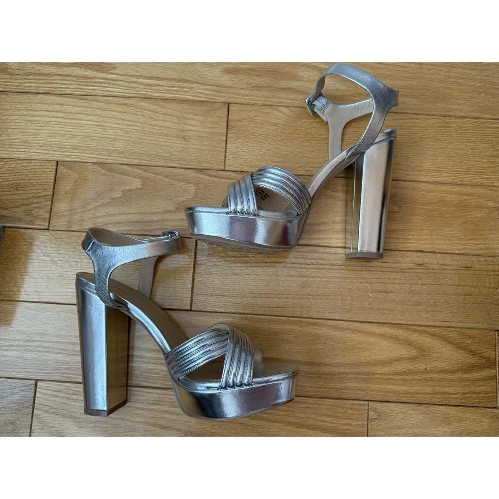 Jewel Badgley Mischka Silver Women's Sz.10 Heeled Open Toe Platform Sandal Heels